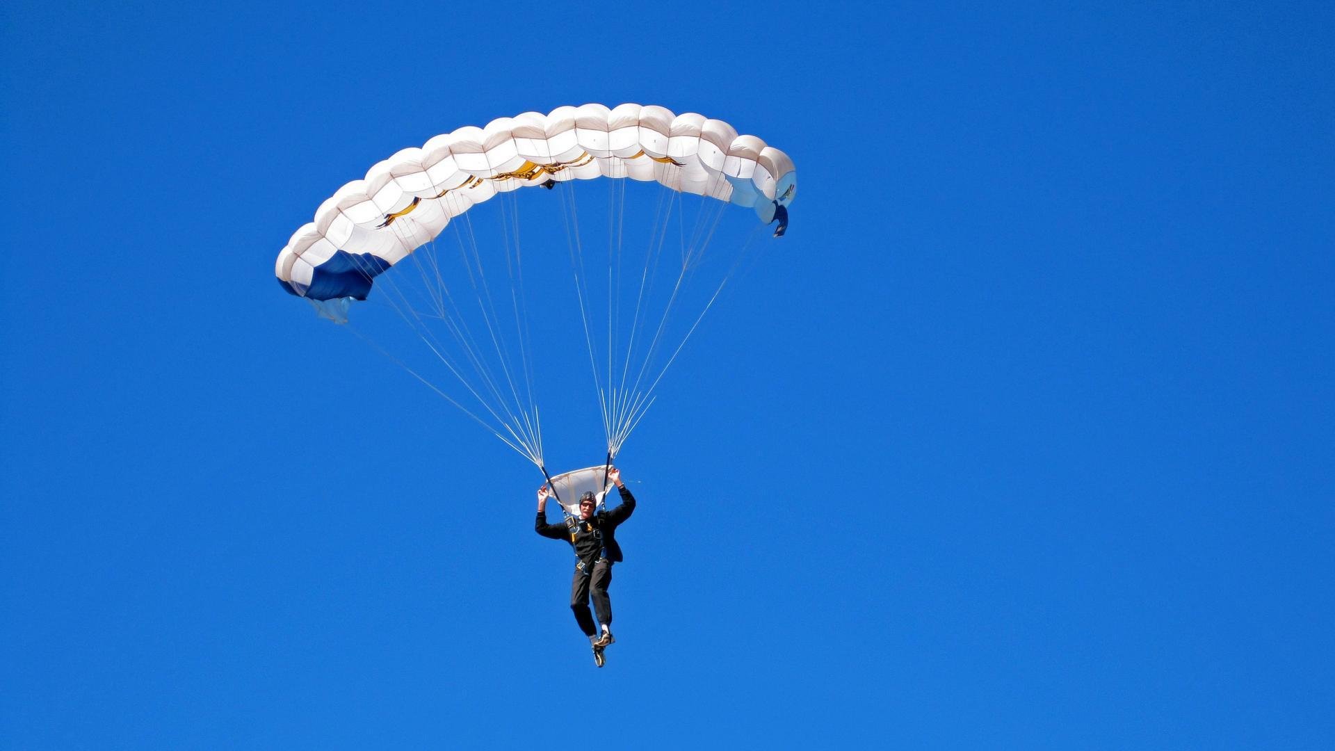 城市马拉松赛事密集市民参与热情高涨，城市马拉松意义何在