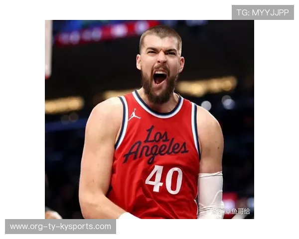 快船里夫斯冷静完成关键终结