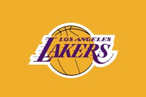 多位退役球员担任赛事评论嘉宾以专业视角解析战术发展趋势，退役球队