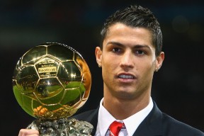 ““绝杀”瞬间大放异彩：运动员压哨夺冠！””